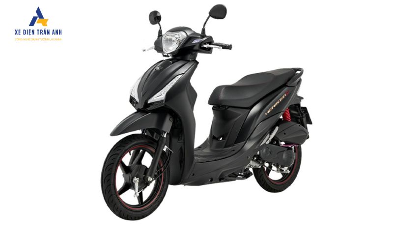 Kymco Hermosa 50Fi là biểu tượng của phong cách sống hiện đại.