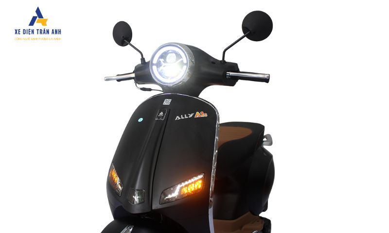 Cụm đèn pha tròn bản lớn là điểm nhấn đặc trưng của dòng Ally A1S