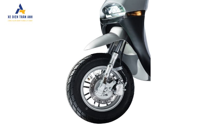 Lốp không săm 90/90-10mm tăng độ bám đường